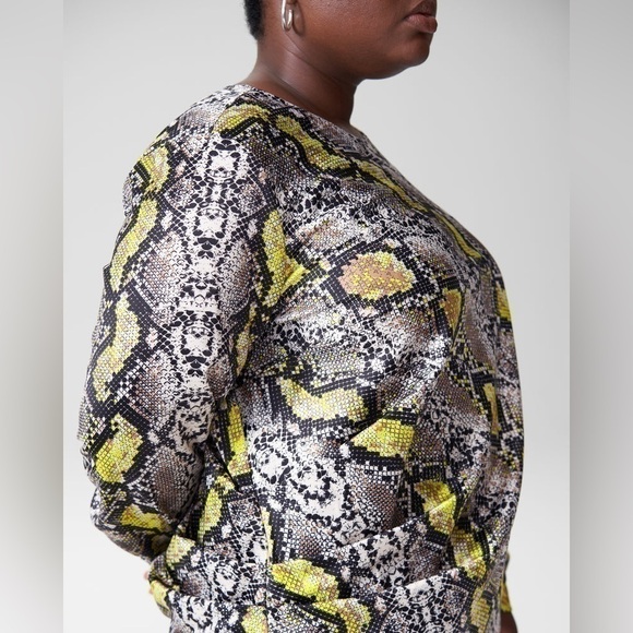 NWOT Universal Standard Michaela Pleated Top in Python Size Medium - Picture 2 of 13